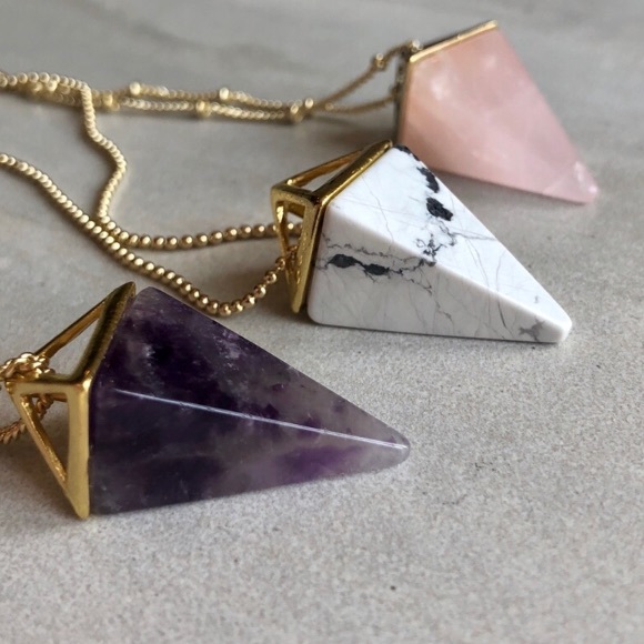 Last 1! 🌟Amethyst Crystal Pyramid Necklace - Picture 6 of 6